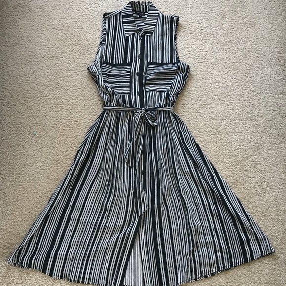 Who What Wear Dresses & Skirts - Striped midi button front dress